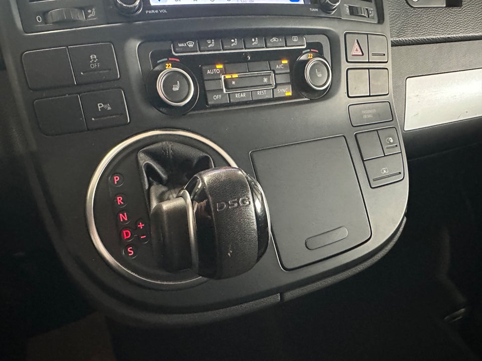 VW Multivan 2,0 TDi 180 Comfortline DSG kort 4d