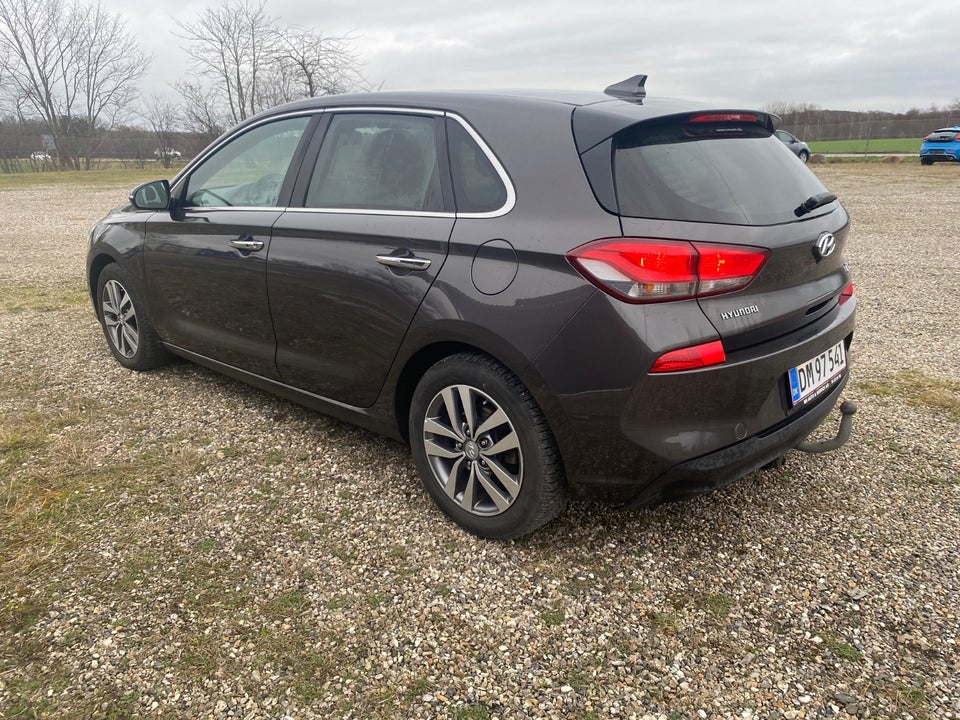 Hyundai i30 1,6 CRDi 110 Premium 5d