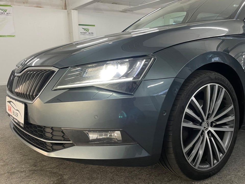 Skoda Superb 2,0 TDi 190 Style Combi DSG 4x4 5d