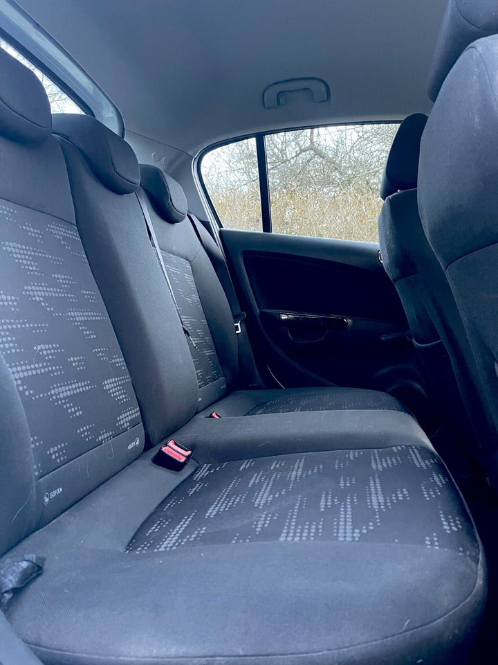 Opel Corsa 1,0 12V Essentia 5d