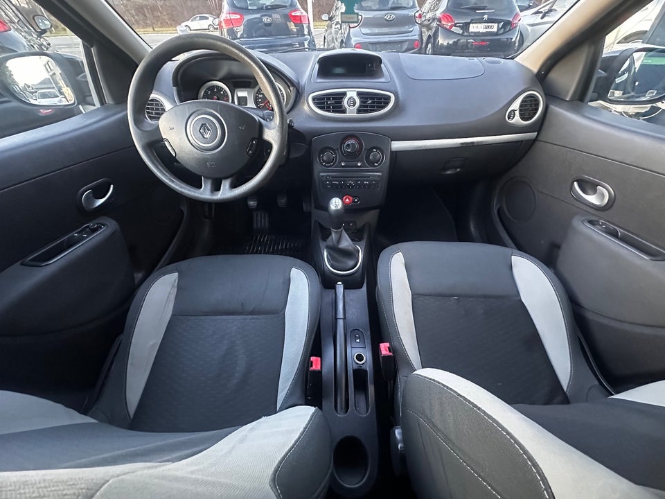 Renault Clio III 1,5 dCi 75 Avantage Sport Tourer 5d
