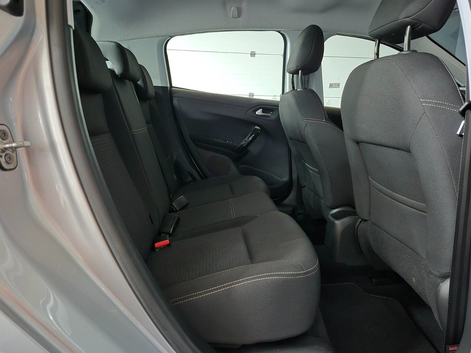 Peugeot 208 1,2 e-THP 110 Allure EAT6 5d