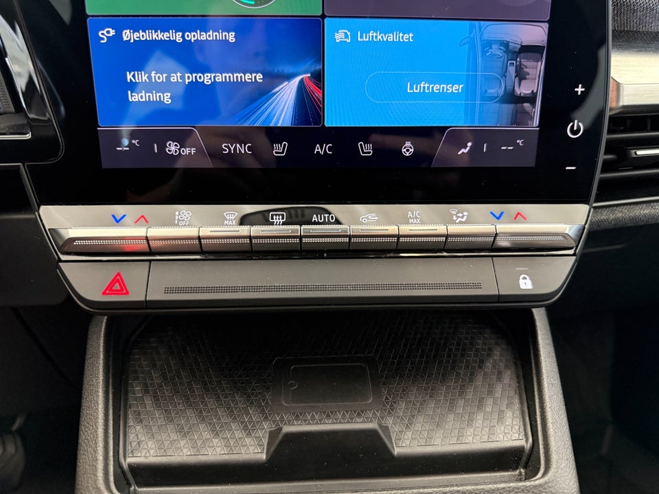 Renault Megane E-Tech 40 Equilibre 5d