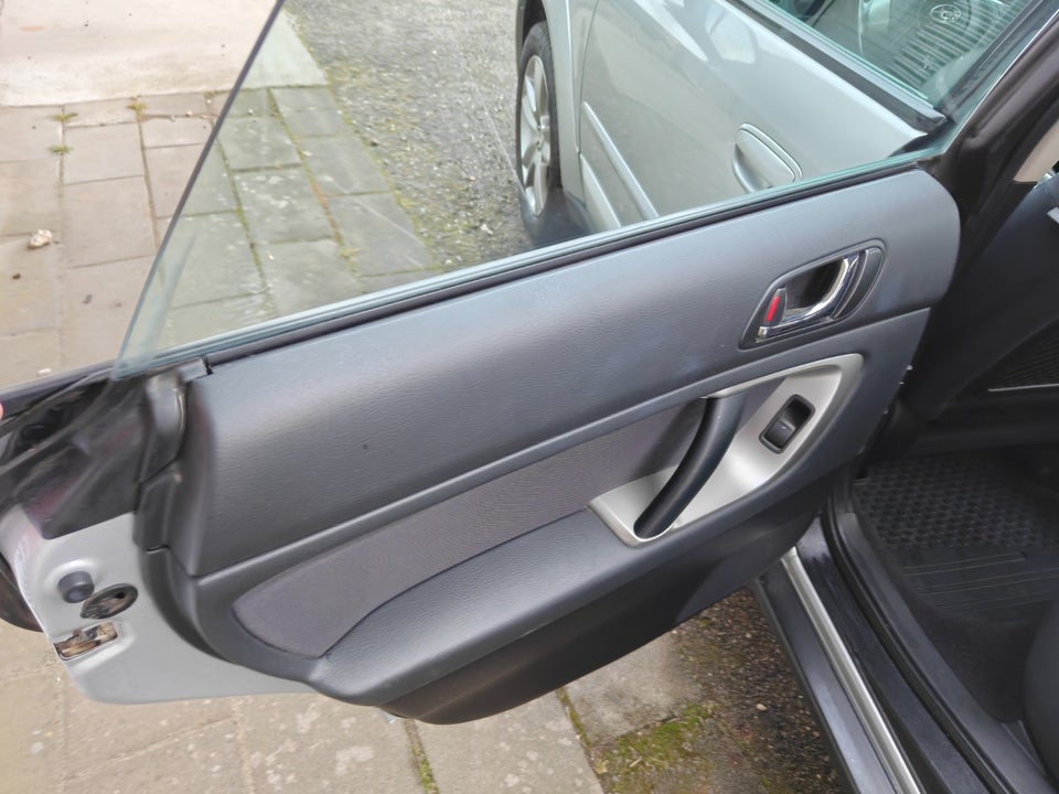 Subaru Outback 2,5i  5d