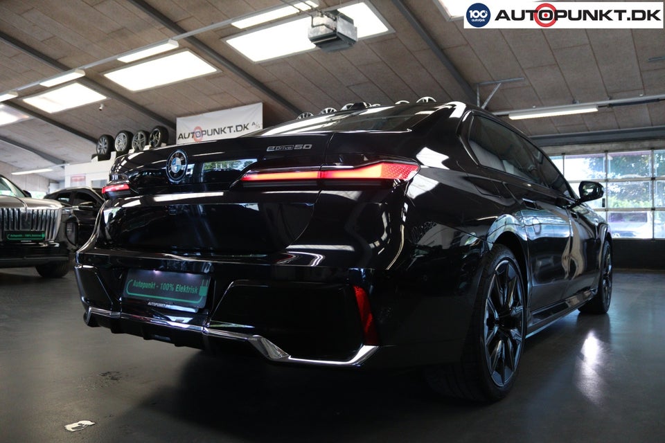 BMW i7 eDrive50 M-Sport 4d