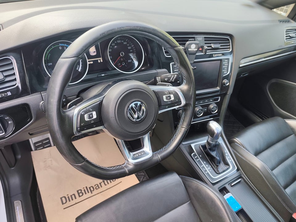 VW Golf VII 1,4 GTE Highline DSG 5d