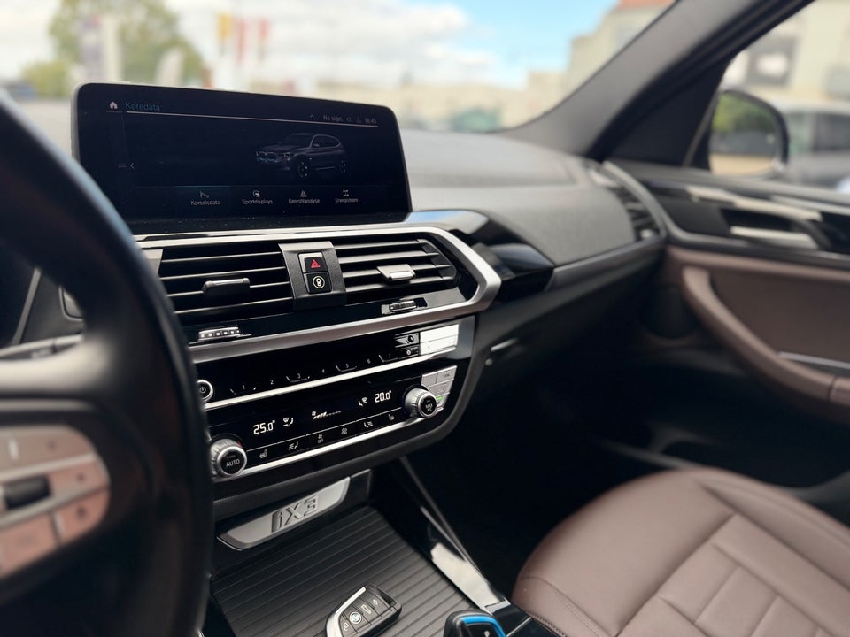 BMW iX3 Charged 5d