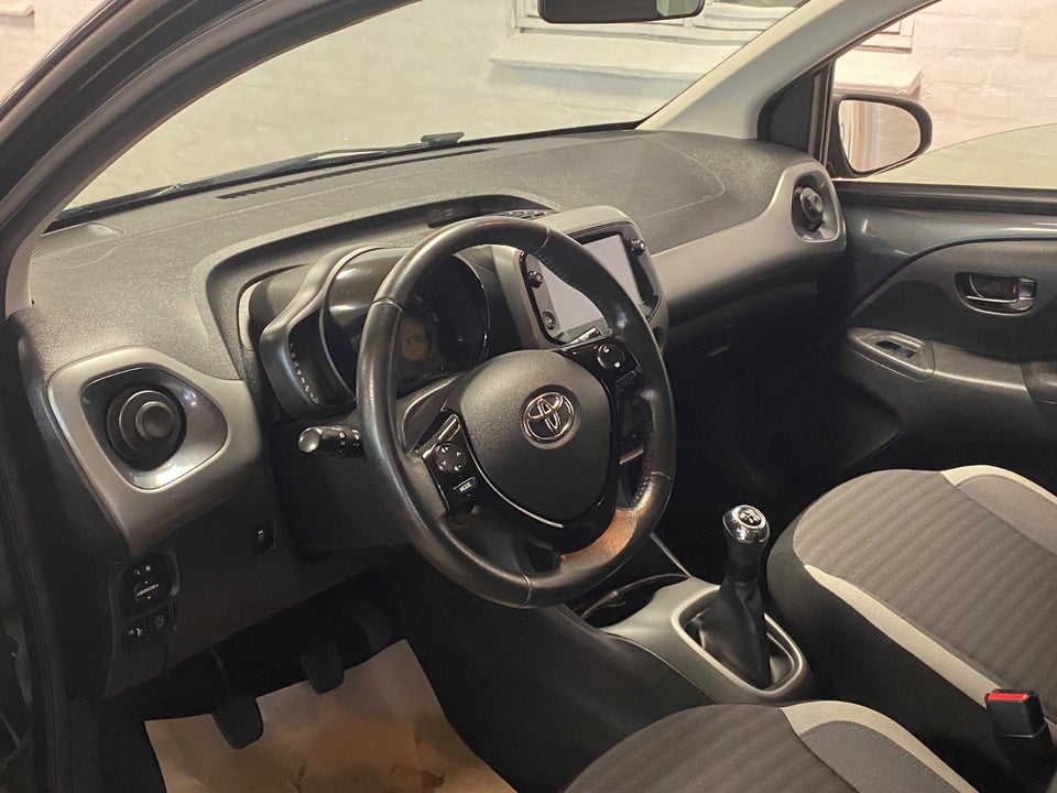 Toyota Aygo 1,0 VVT-i x-play 5d