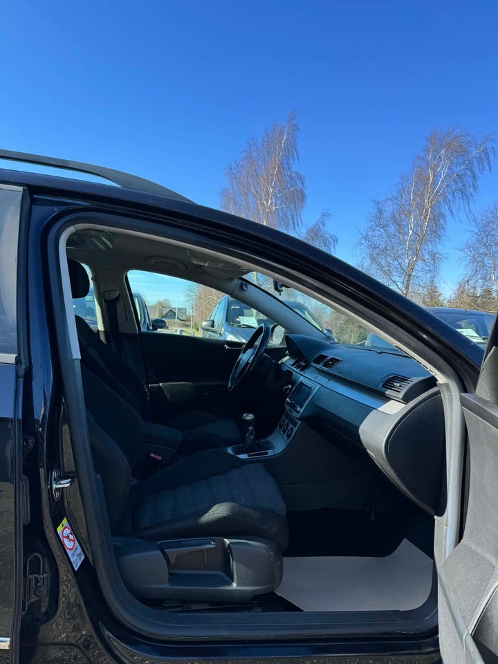 VW Passat 2,0 FSi Trendline Variant 5d
