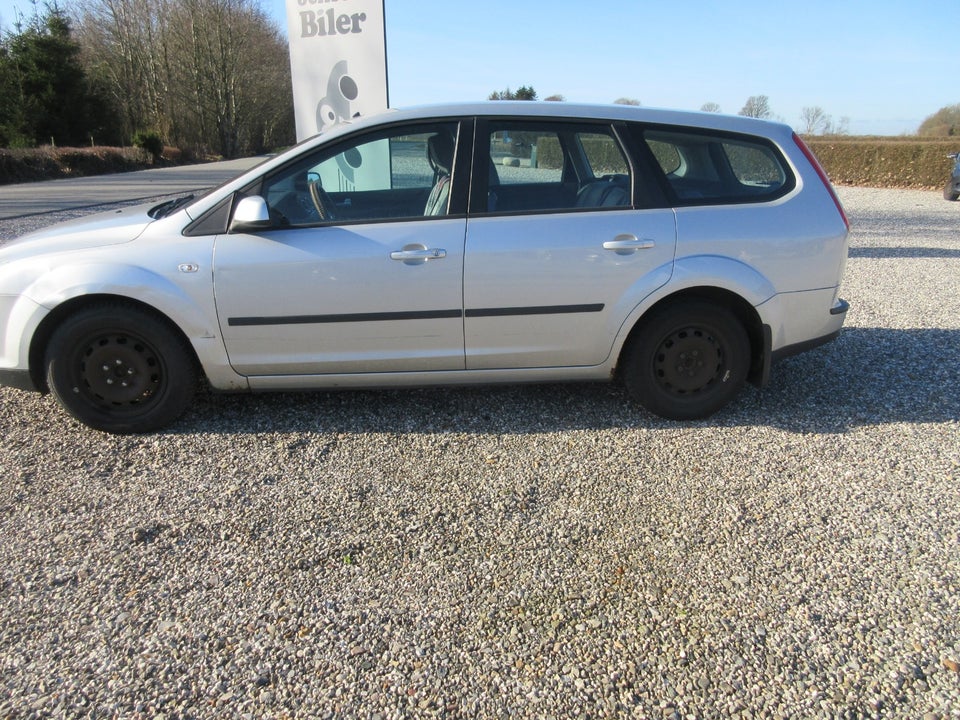 Ford Focus 1,6 Ambiente 100 stc. 5d
