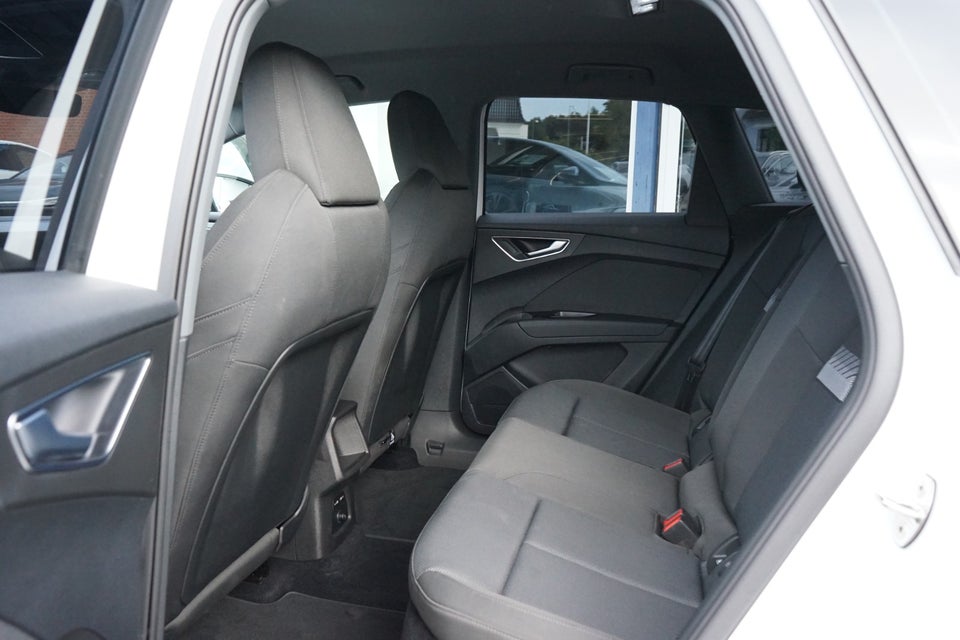 Audi Q4 e-tron 40 S-line 5d
