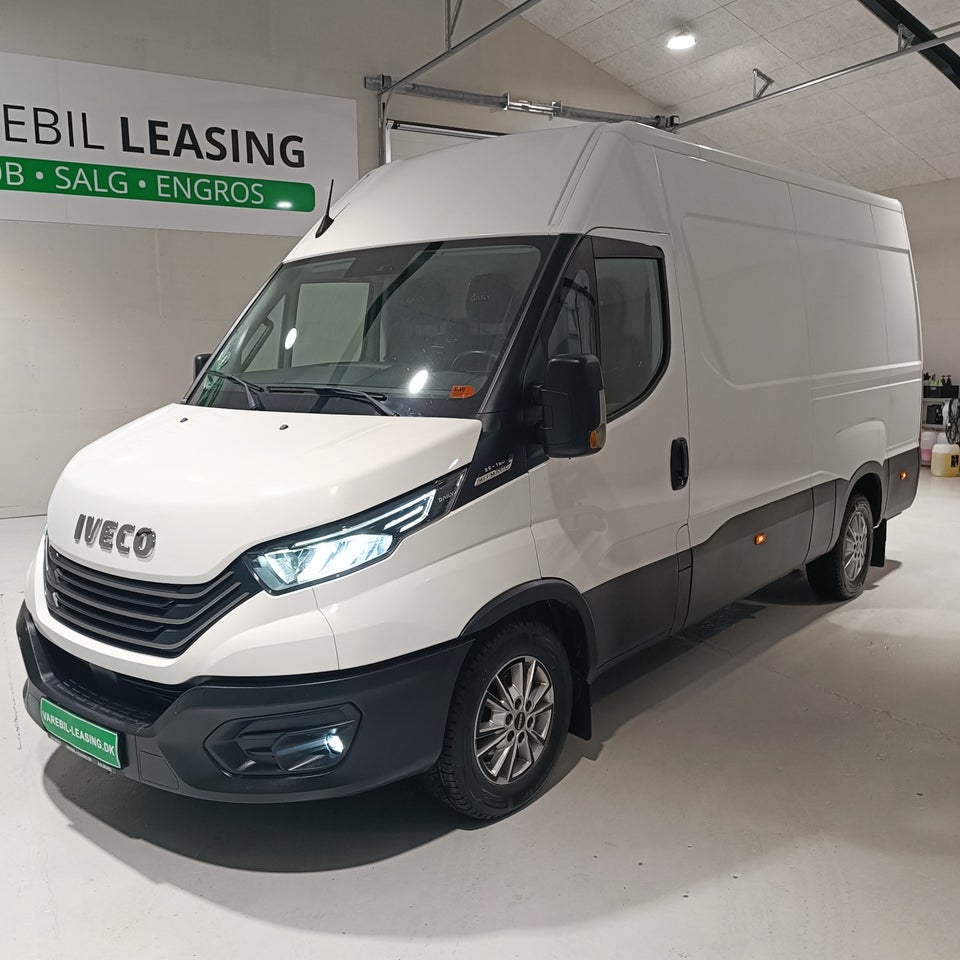 Iveco Daily 2,3 35S16 12m³ Van AG8