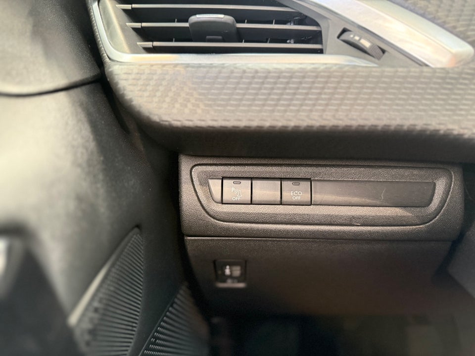 Peugeot 208 1,6 BlueHDi 100 Allure Sky 5d