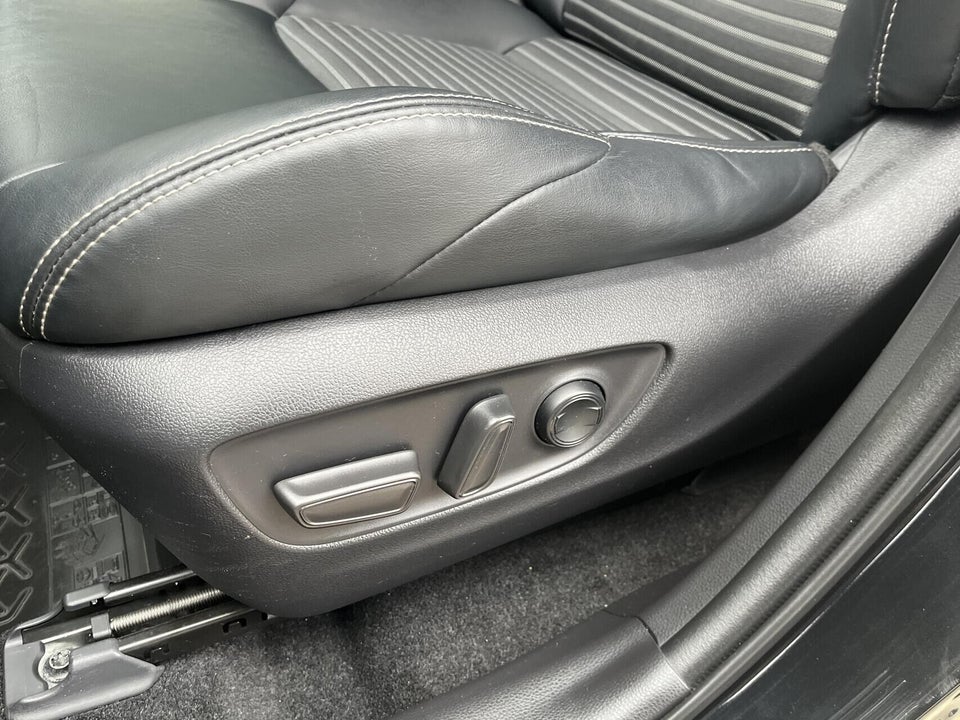 Toyota RAV4 2,5 Hybrid Black Edition MDS 5d