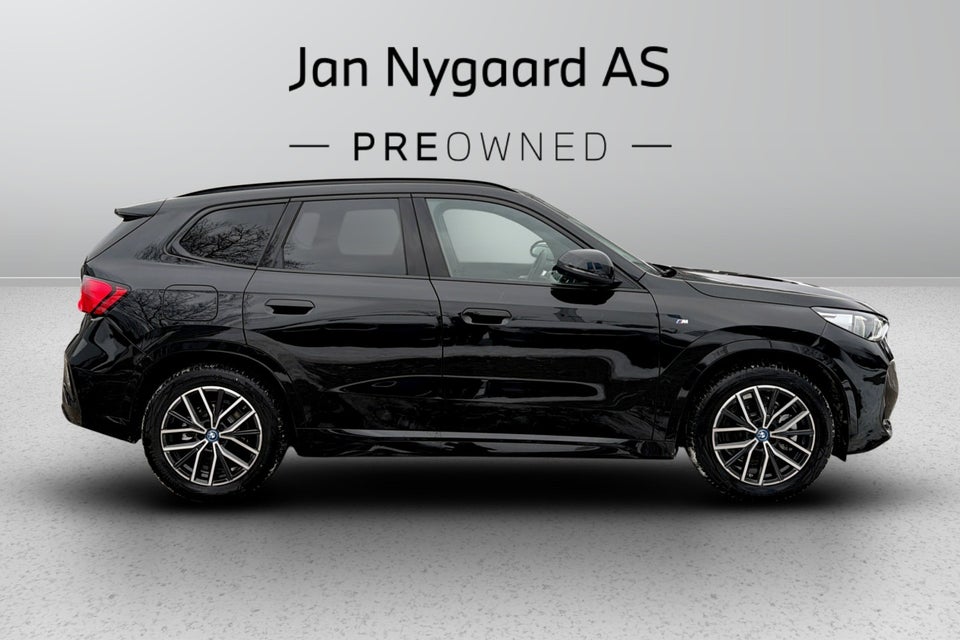 BMW iX1 xDrive30 Fully Charged M-Sport 5d