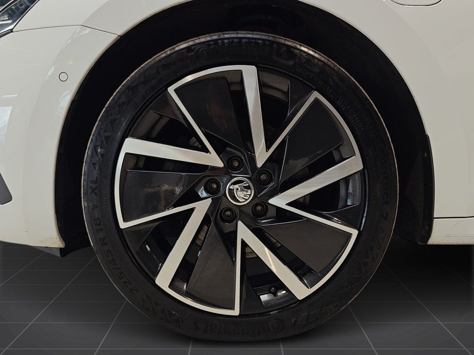 Skoda Octavia 1,4 TSi iV First Edition Combi DSG 5d