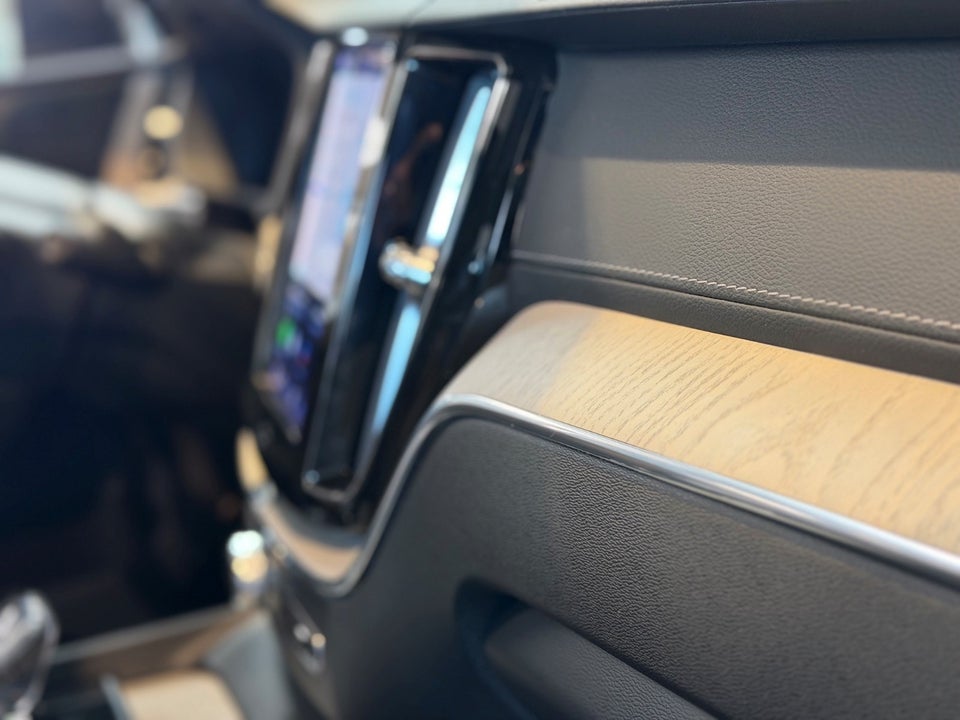 Volvo XC60 2,0 T6 ReCharge Inscription aut. AWD 5d