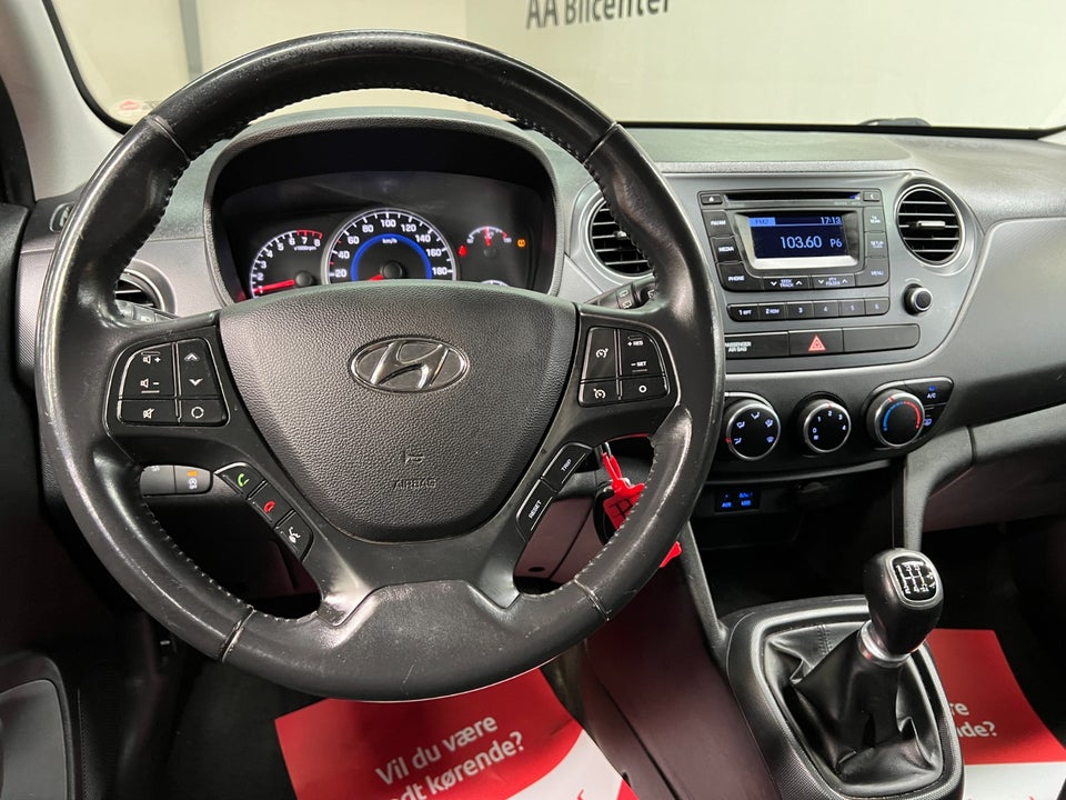 Hyundai i10 1,0 Black Line 5d