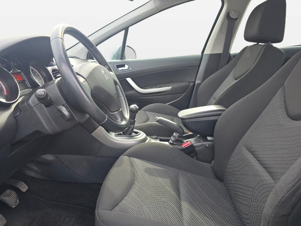 Peugeot 308 1,6 VTi 120 Access 5d