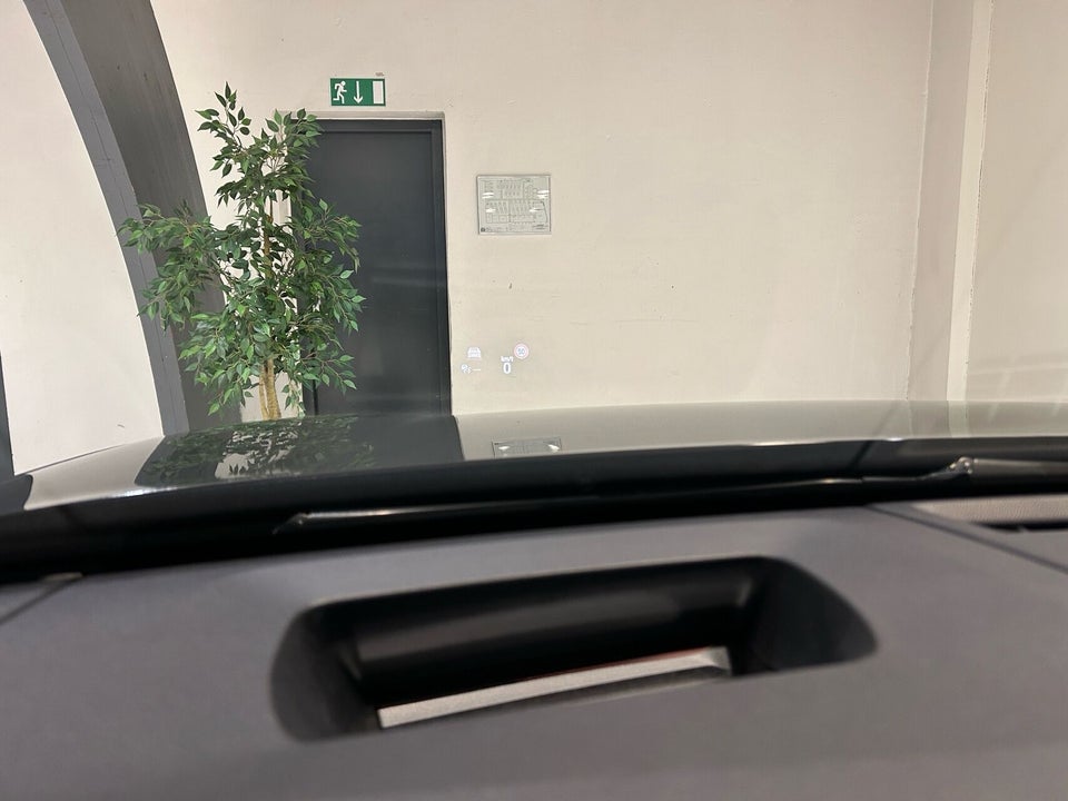 Ford Explorer 77 Premium Extended Range 5d