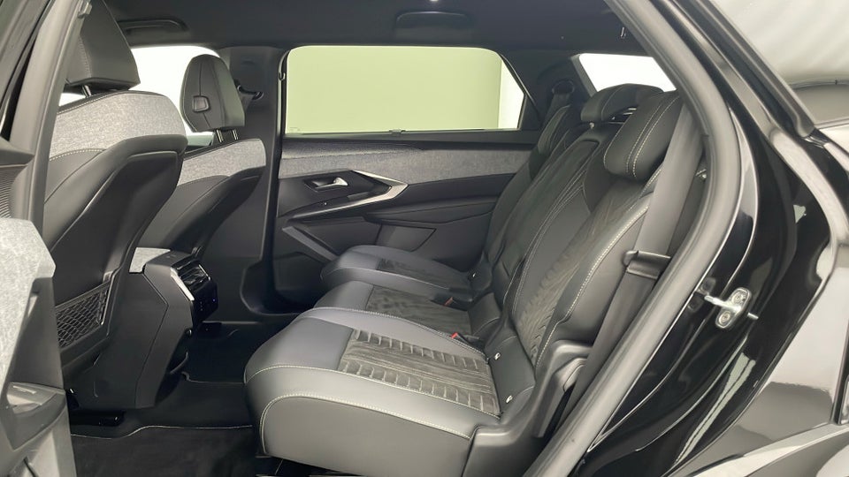 Peugeot e-5008 77 GT 7prs 5d