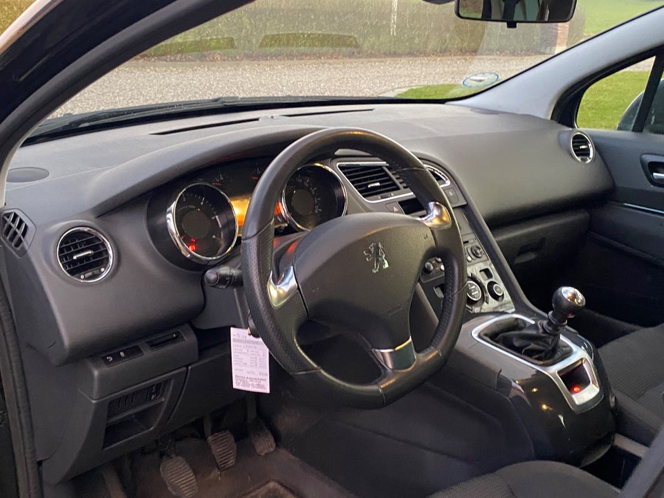 Peugeot 5008 1,6 HDi 114 Style 5d