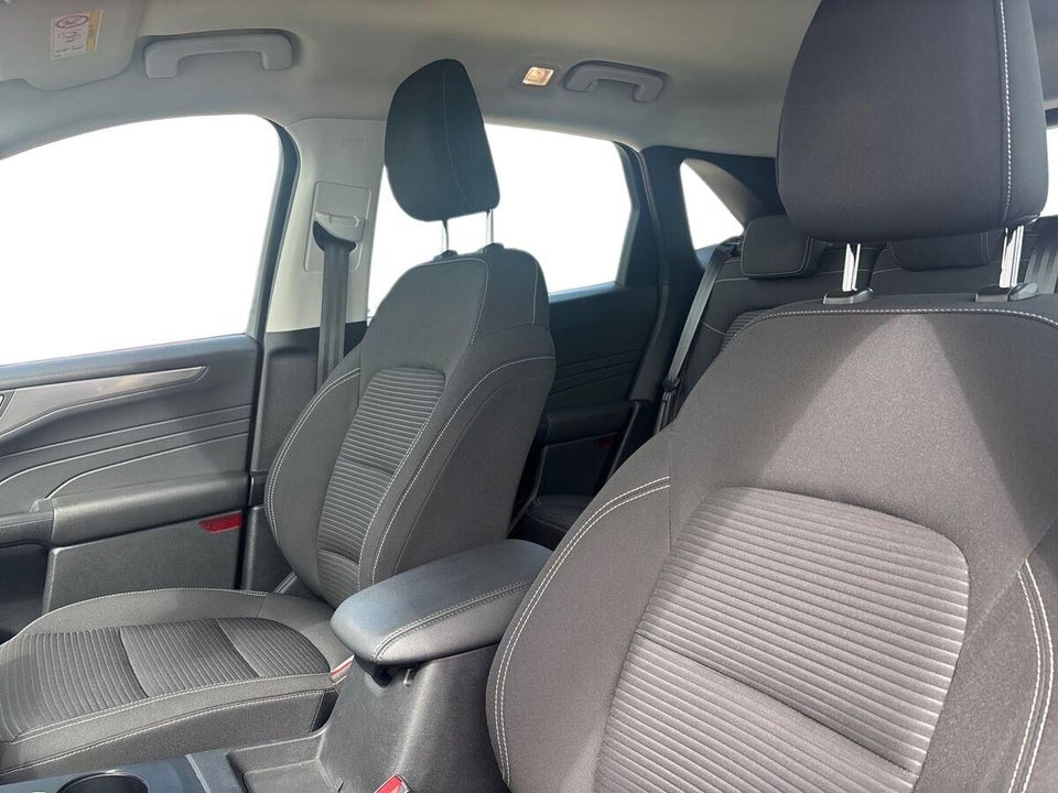 Ford Kuga 2,5 PHEV Titanium CVT 5d