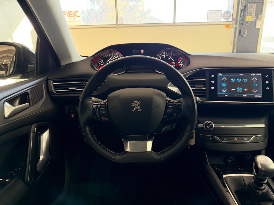 Peugeot 308 1,5 BlueHDi 130 Style 5d