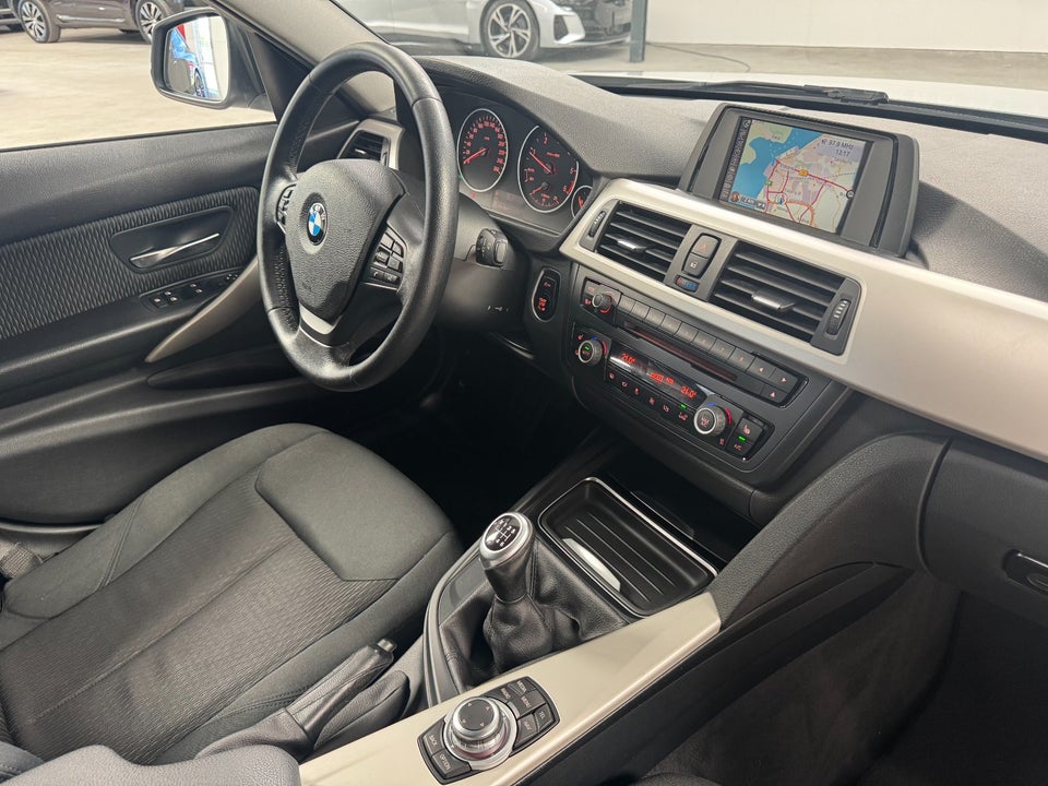 BMW 320d 2,0 Touring 5d