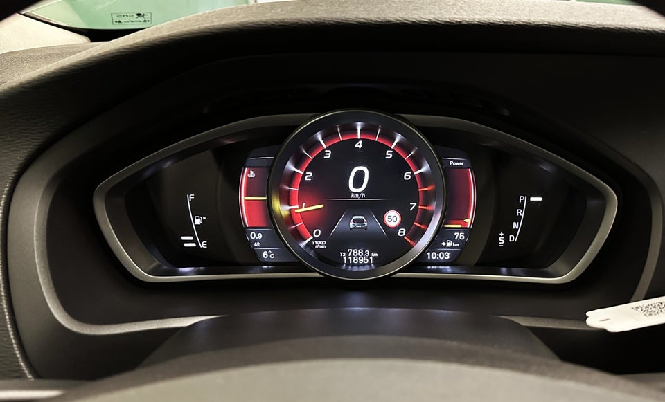 Volvo V40 CC 1,5 T3 152 Momentum aut. 5d