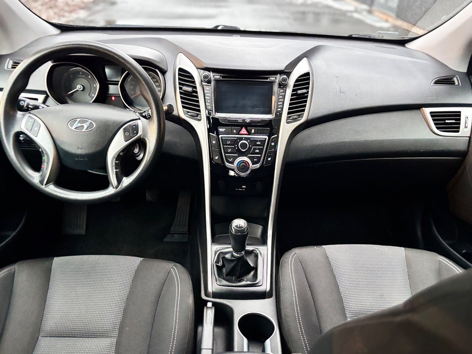 Hyundai i30 1,6 CRDi 110 Style Eco 5d