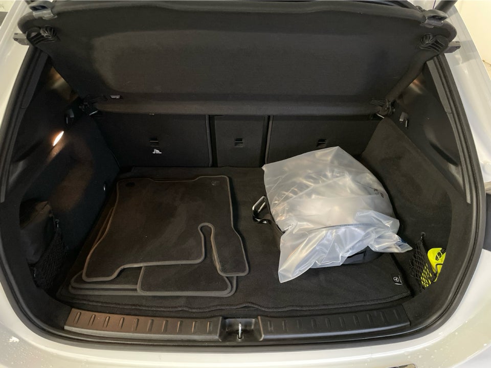 Mercedes EQA300 Progressive 4Matic 5d