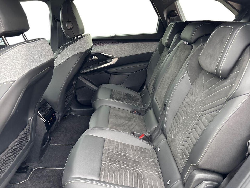 Peugeot e-5008 77 GT Pack 7prs 5d