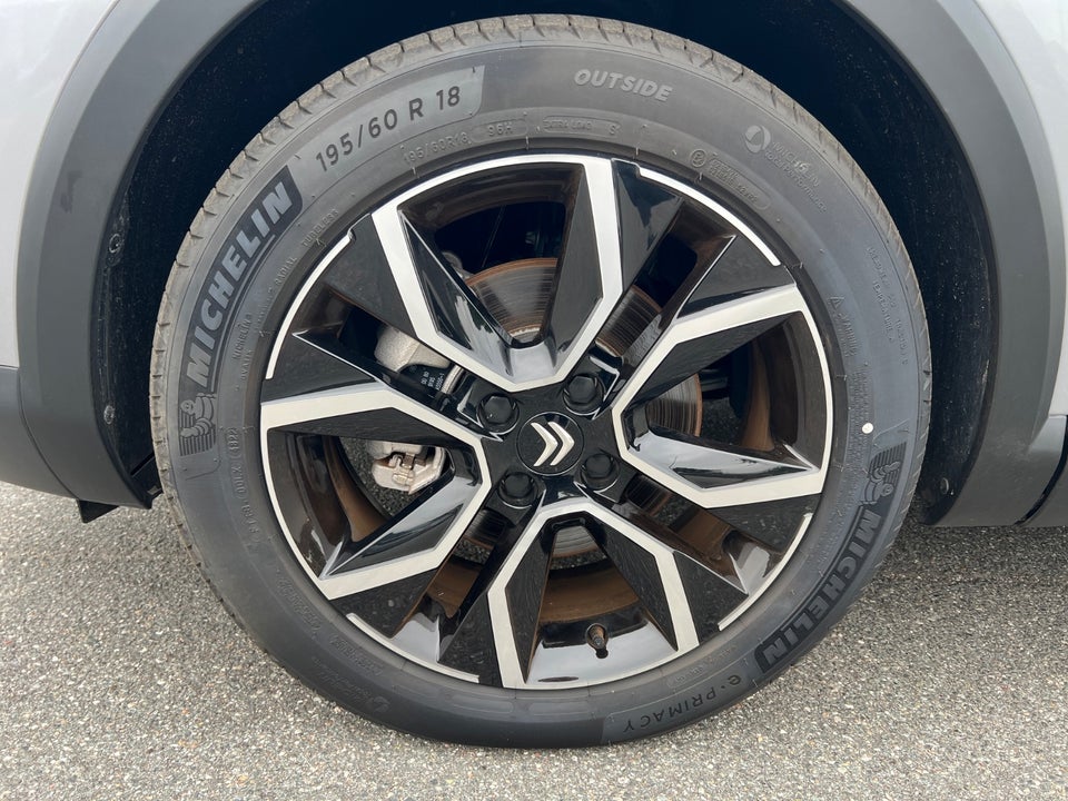 Citroën ë-C4 X 50 Shine 4d