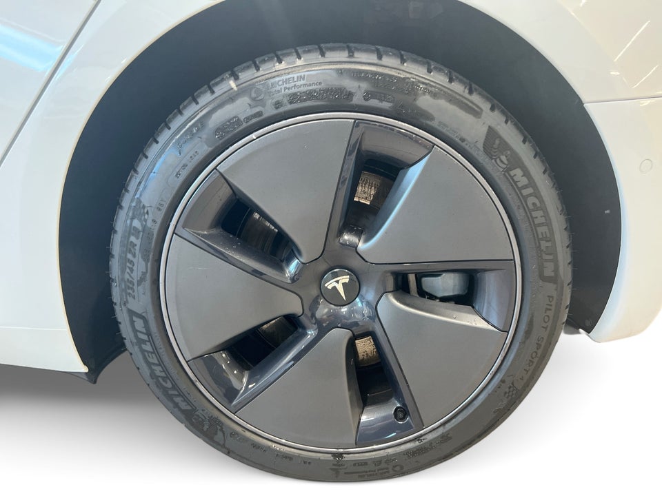 Tesla Model 3 RWD 4d