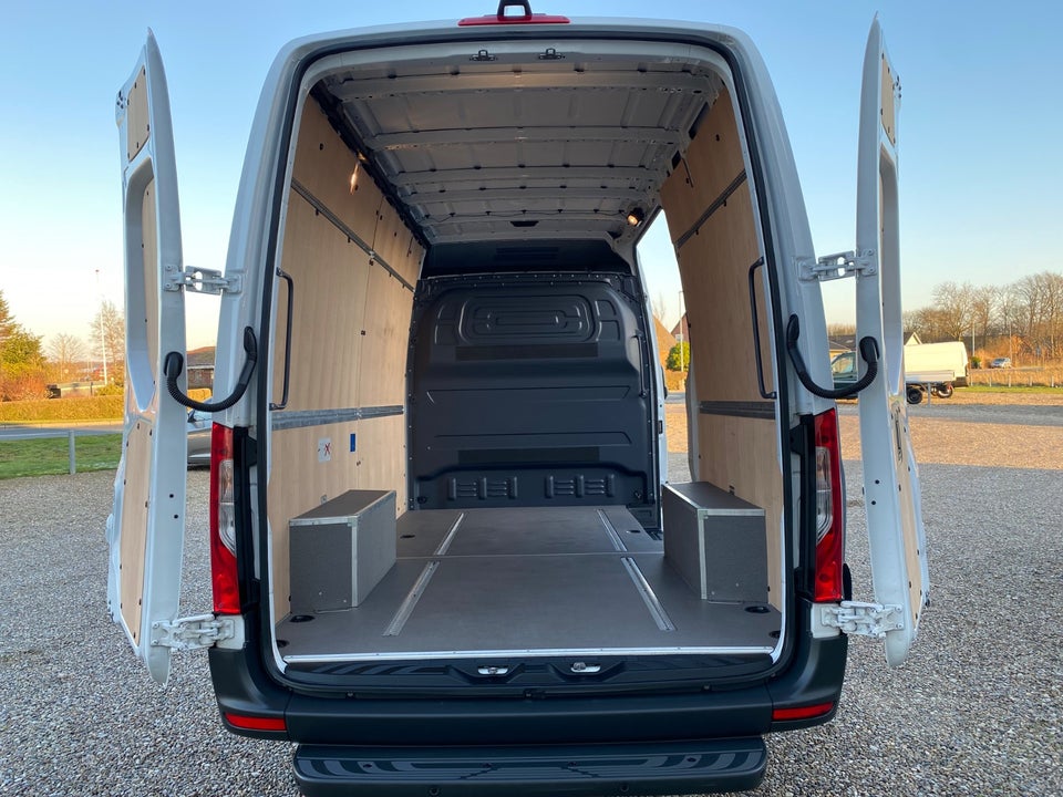 Mercedes Sprinter 317 2,0 CDi A2 Kassevogn aut. RWD