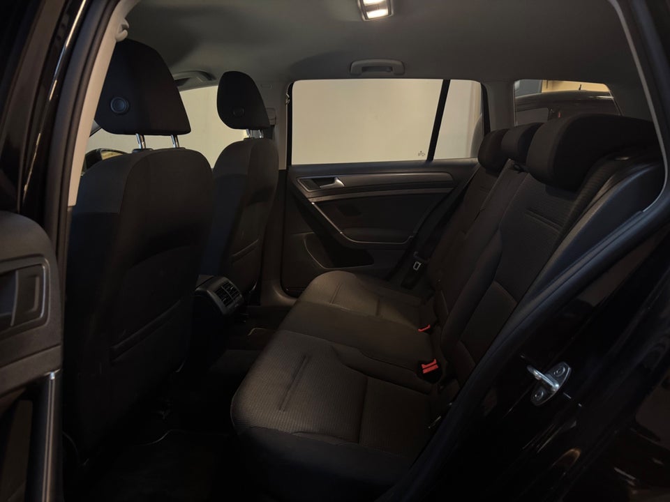 VW Golf VII 1,6 TDi 115 Comfortline Variant DSG 5d