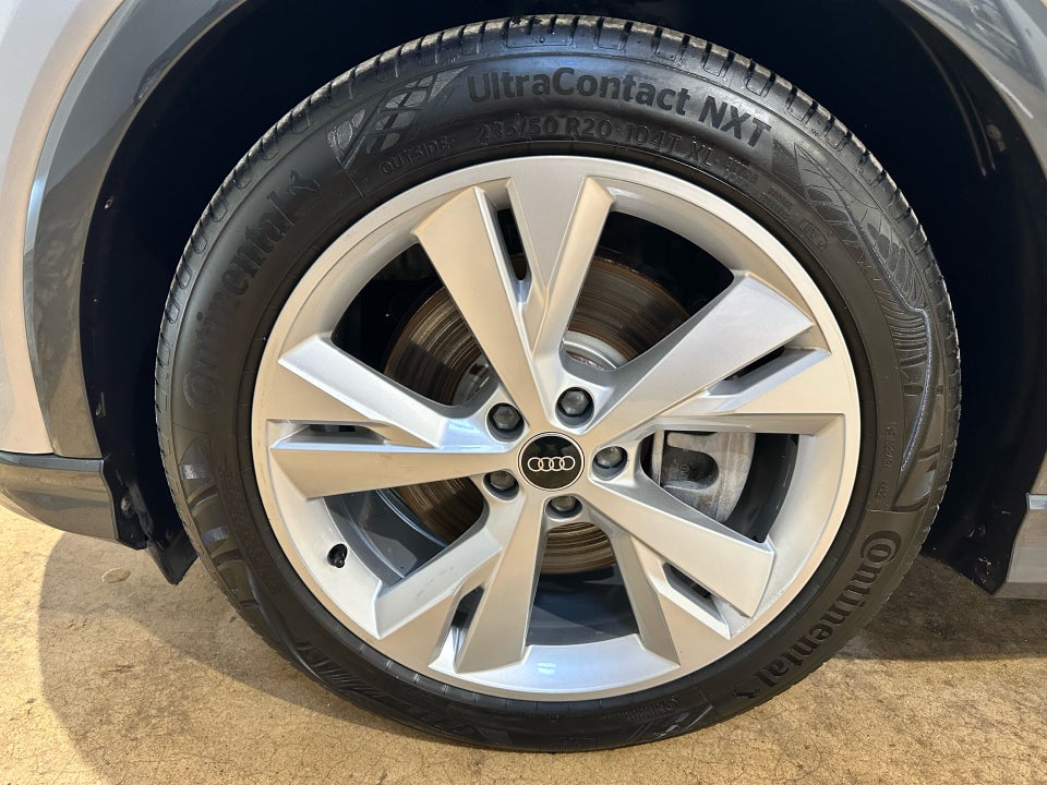 Audi Q4 e-tron 40 S-line 5d