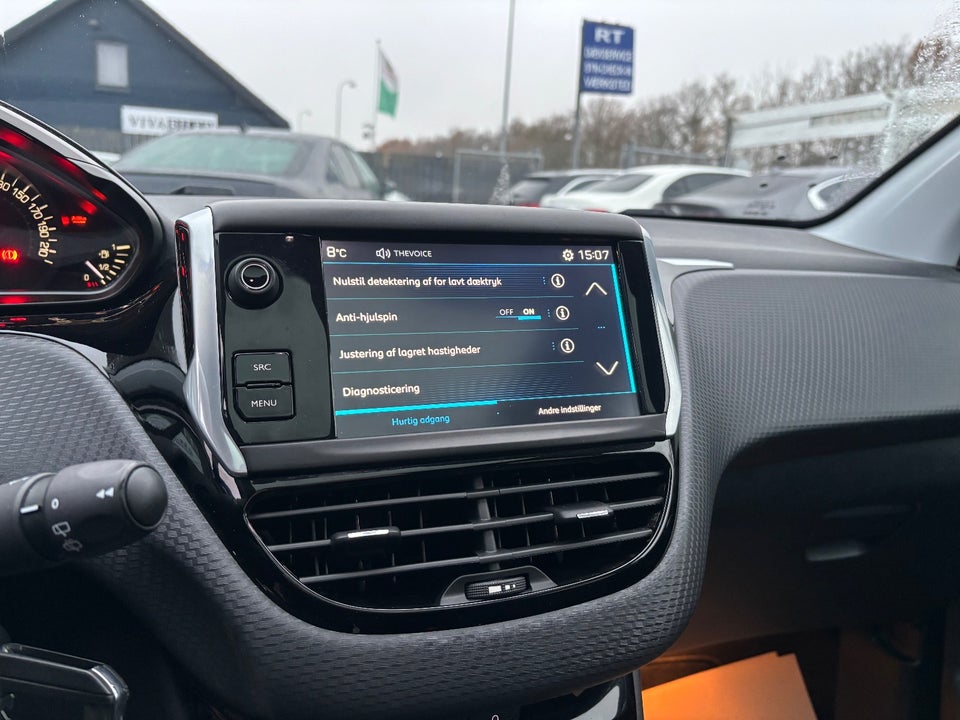 Peugeot 208 1,6 BlueHDi 100 Allure Sky 5d