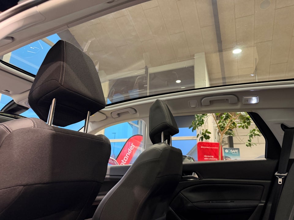 Peugeot 308 1,5 BlueHDi 130 Allure+ Sky SW 5d