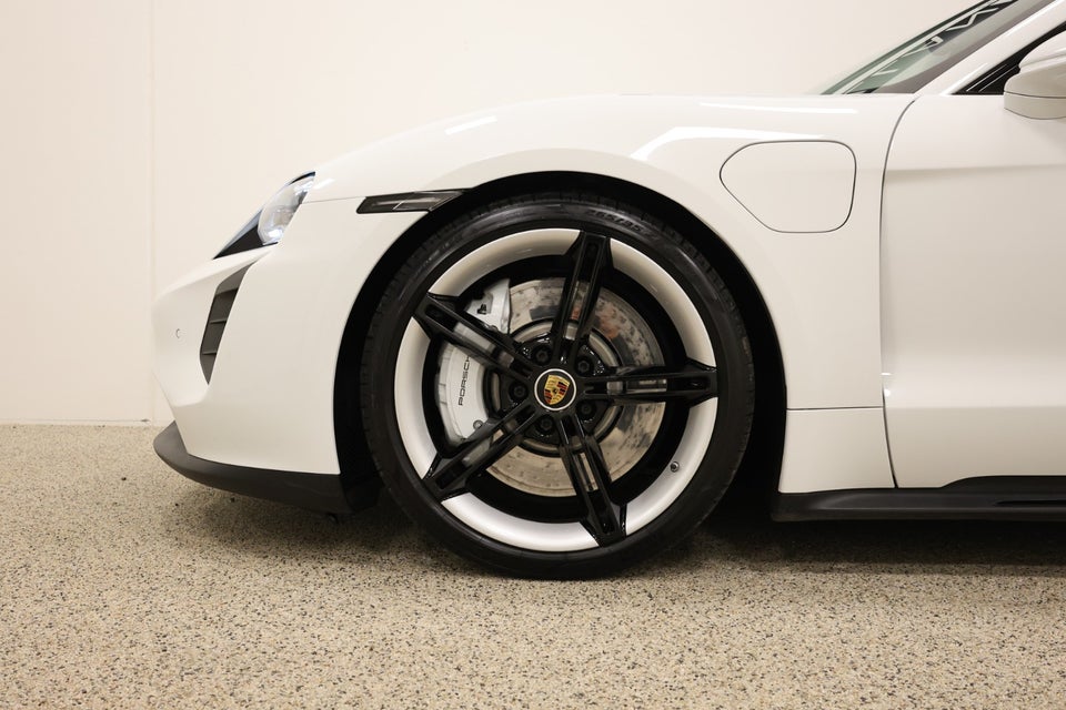 Porsche Taycan GTS Performance+ Sport Turismo 5d