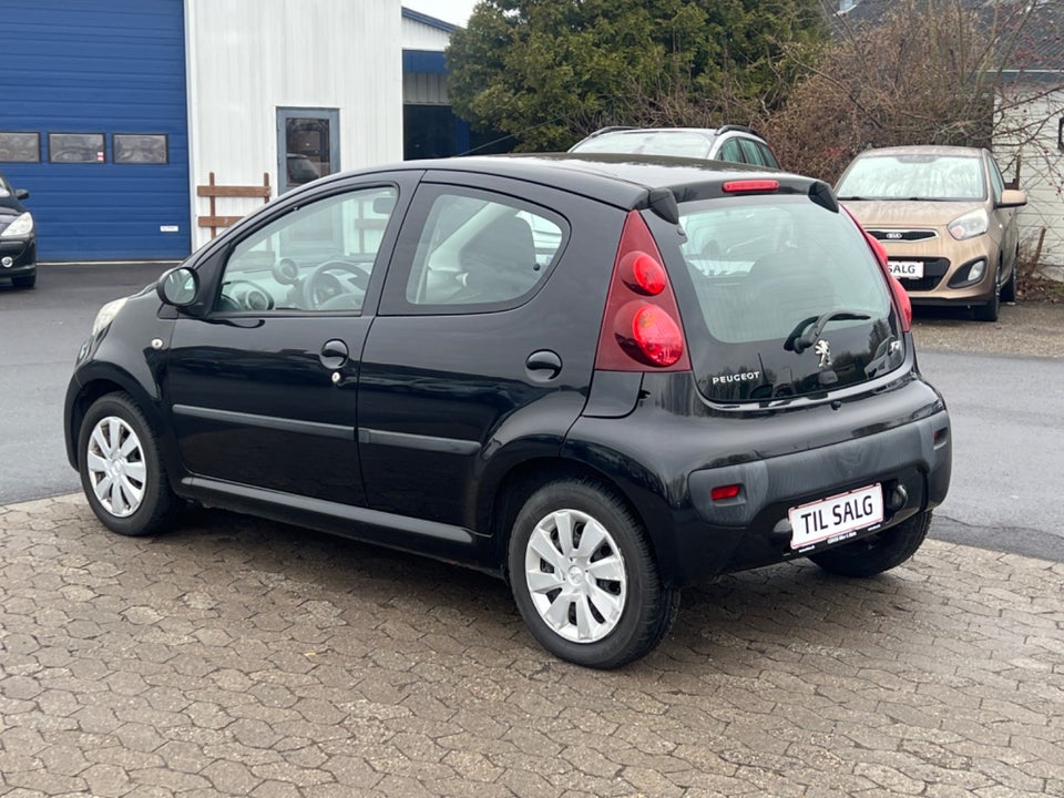 Peugeot 107 1,0 Champion 5d