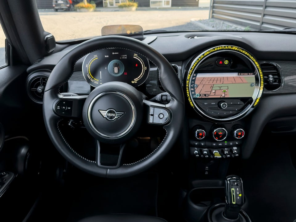MINI Cooper SE Classic Trim 3d