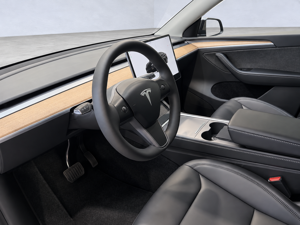 Tesla Model Y Long Range AWD 5d