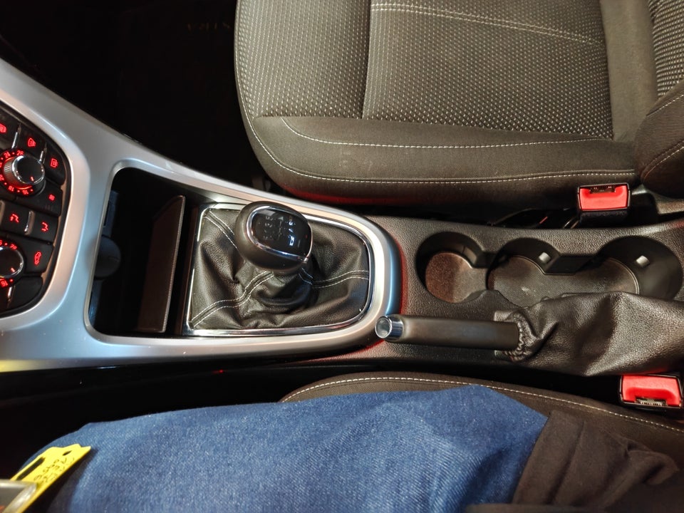 Opel Astra 1,4 T 140 Enjoy 5d