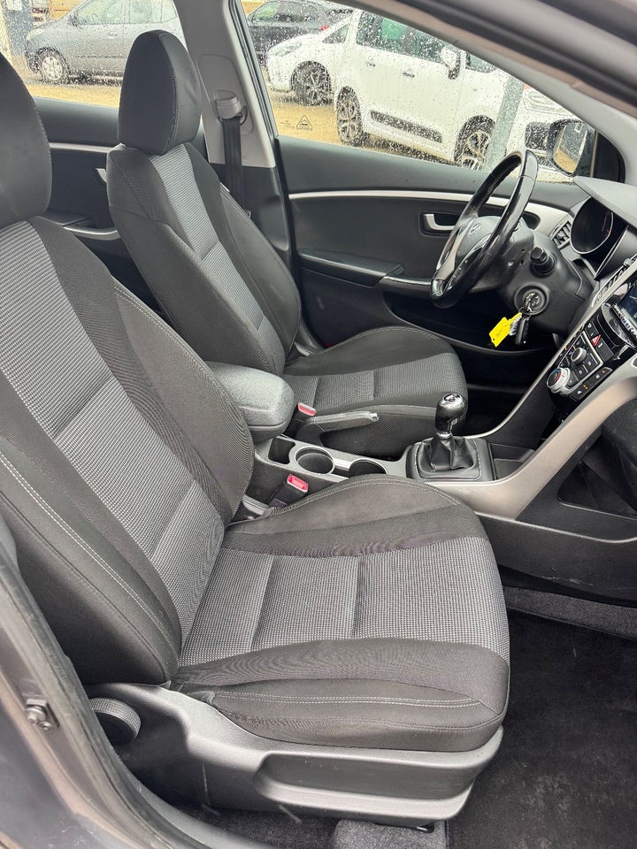 Hyundai i30 1,6 CRDi 110 Comfort Go! CW 5d