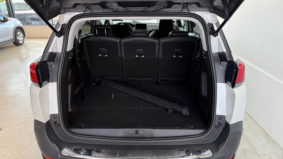 Peugeot 5008 1,2 e-THP 130 Allure 7prs 5d
