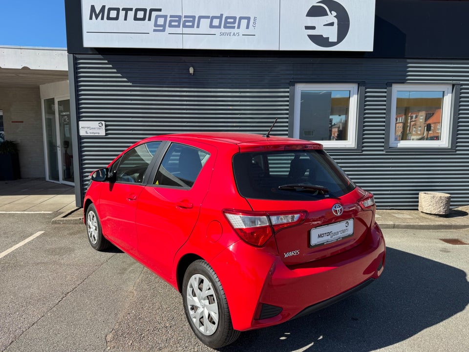 Toyota Yaris 1,0 VVT-i T2 5d