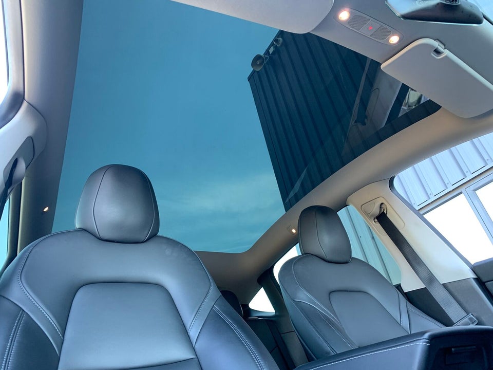 Tesla Model Y Long Range AWD 5d