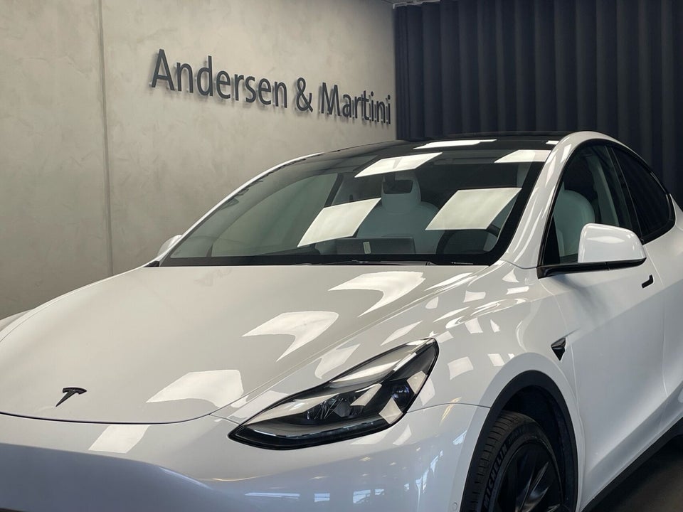 Tesla Model Y Long Range AWD 5d